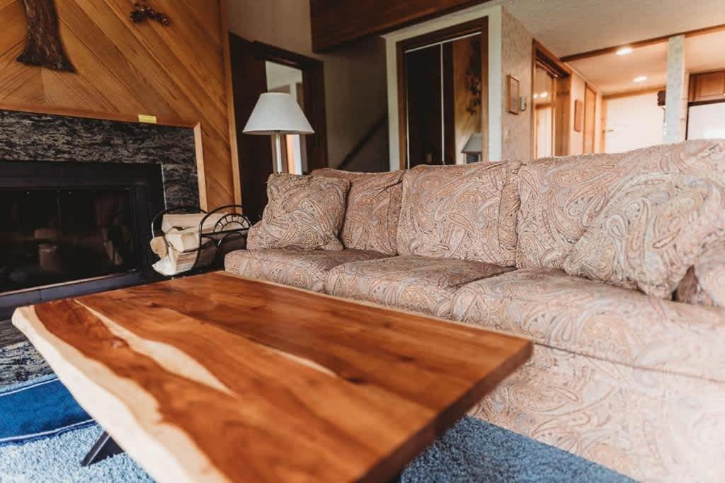 Top Floor Luxury, Sauna, Private Pool, Lake Bellaire Beach, 5 Beds, 4 Full Bath 외부 사진