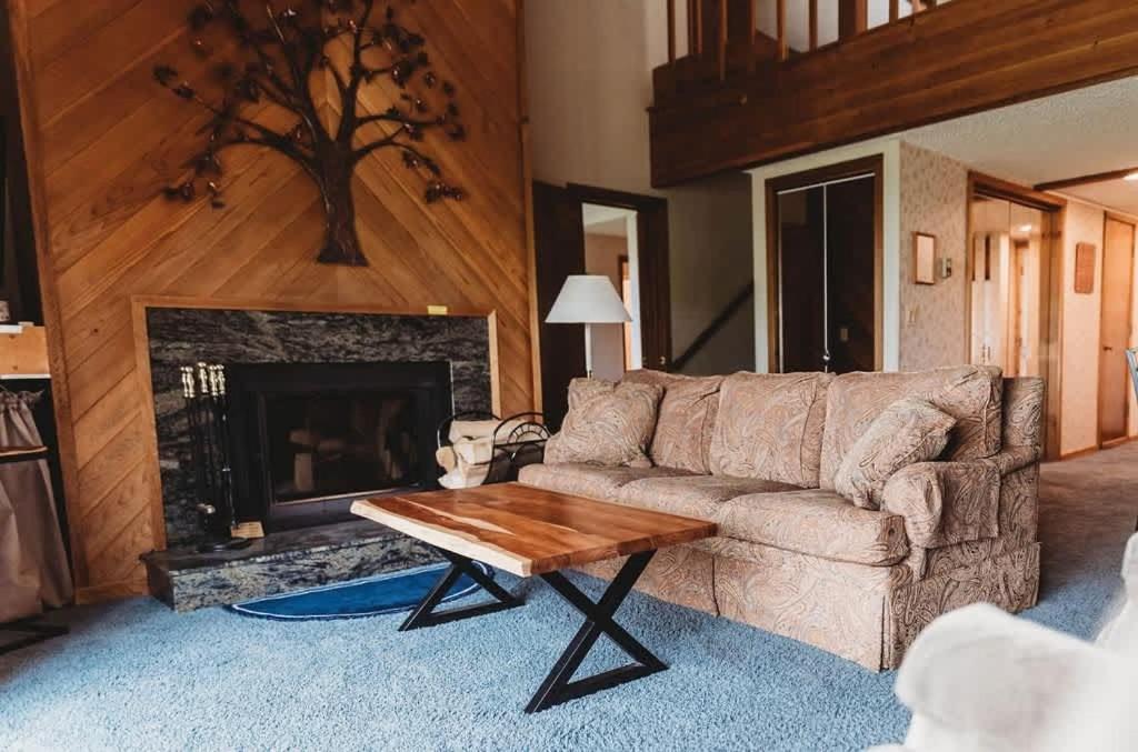 Top Floor Luxury, Sauna, Private Pool, Lake Bellaire Beach, 5 Beds, 4 Full Bath 외부 사진