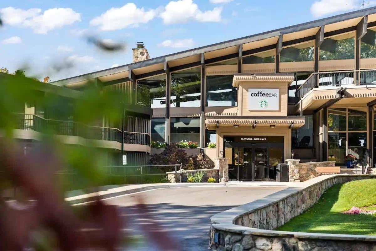 Top Floor Luxury, Sauna, Private Pool, Lake Bellaire Beach, 5 Beds, 4 Full Bath 외부 사진