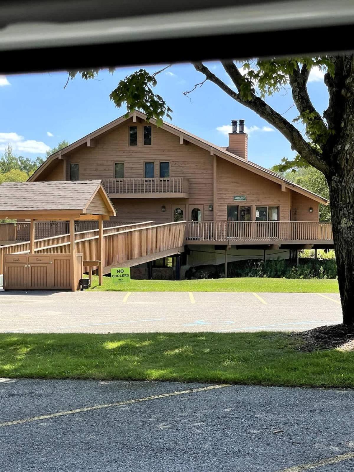 Top Floor Luxury, Sauna, Private Pool, Lake Bellaire Beach, 5 Beds, 4 Full Bath 외부 사진