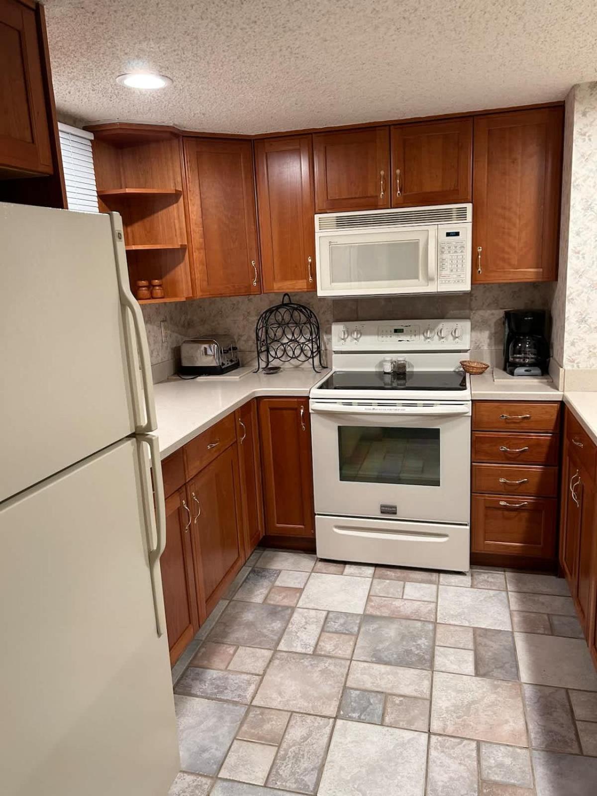 Top Floor Luxury, Sauna, Private Pool, Lake Bellaire Beach, 5 Beds, 4 Full Bath 외부 사진