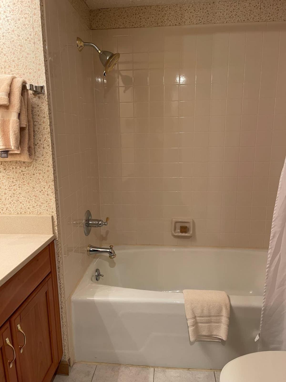 Top Floor Luxury, Sauna, Private Pool, Lake Bellaire Beach, 5 Beds, 4 Full Bath 외부 사진