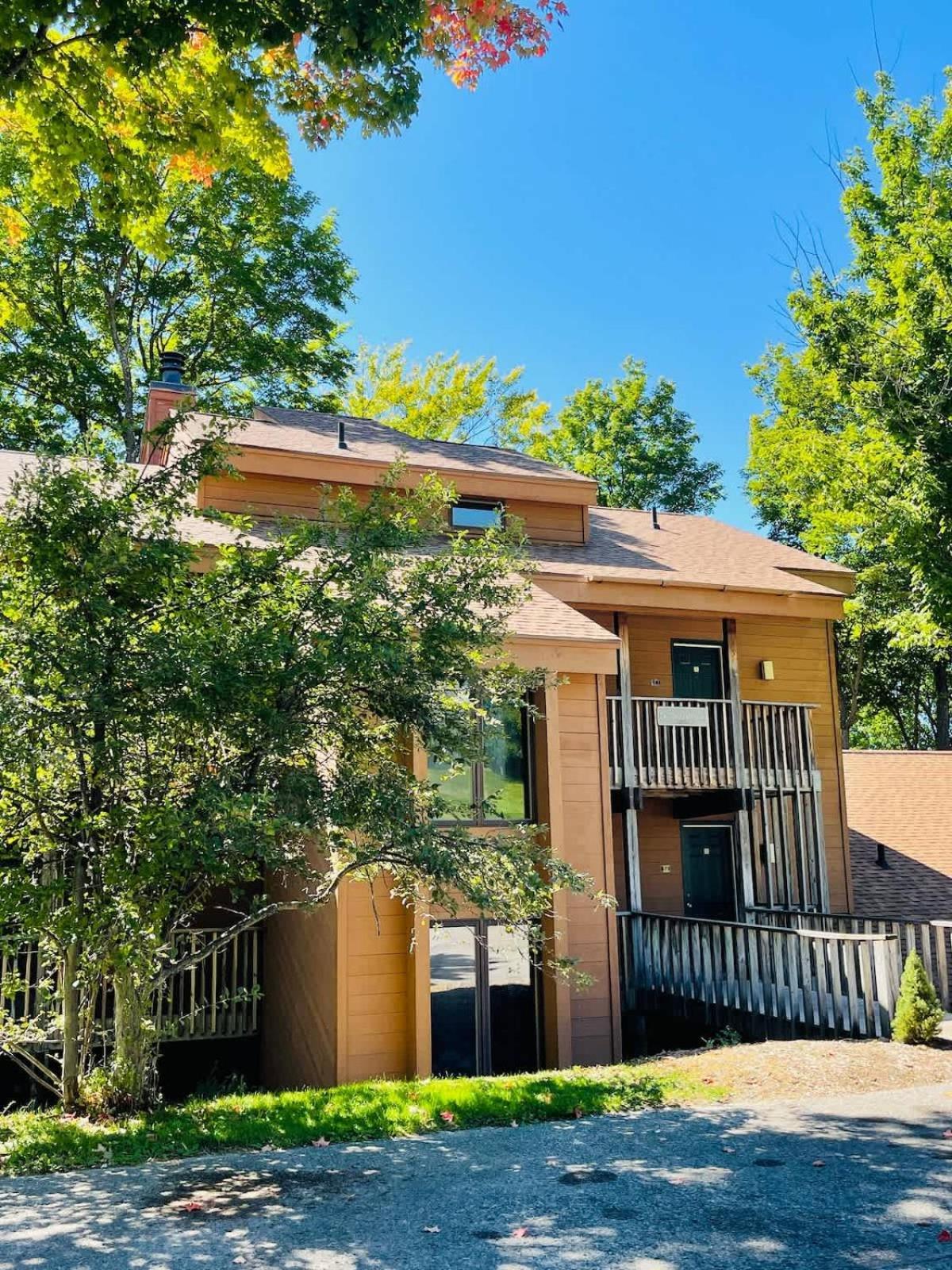Top Floor Luxury, Sauna, Private Pool, Lake Bellaire Beach, 5 Beds, 4 Full Bath 외부 사진